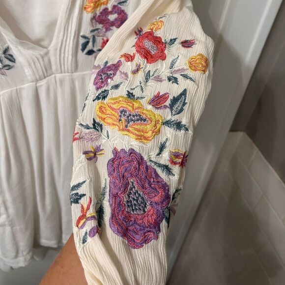 Free People White Dress with Floral Embroidery - Picture 4 of 7